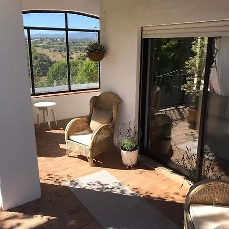 Serra & Mar Country House *