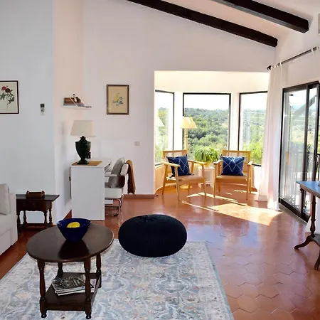 Serra & Mar Country House *